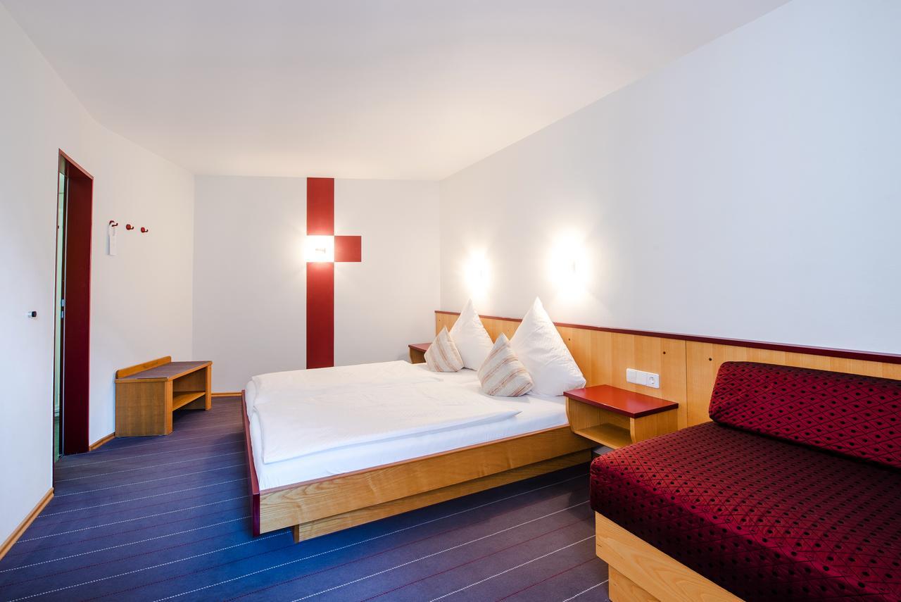 Hotel Gasthof Zum Roessle Altenstadt  Dış mekan fotoğraf