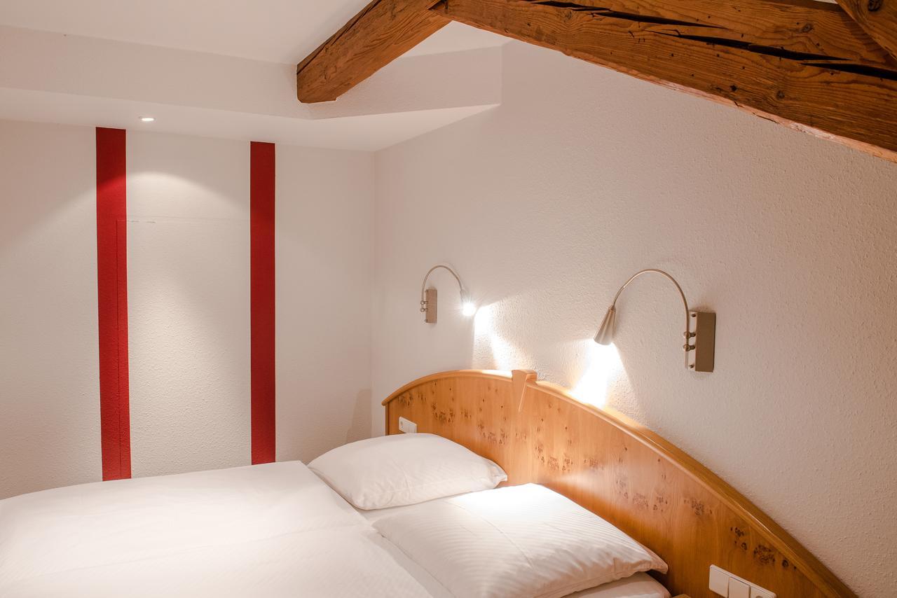 Hotel Gasthof Zum Roessle Altenstadt  Dış mekan fotoğraf