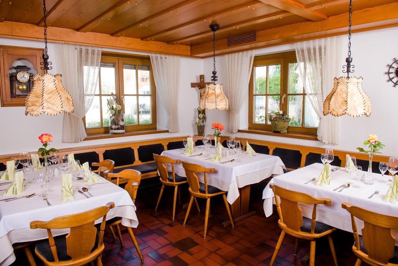Hotel Gasthof Zum Roessle Altenstadt  Dış mekan fotoğraf