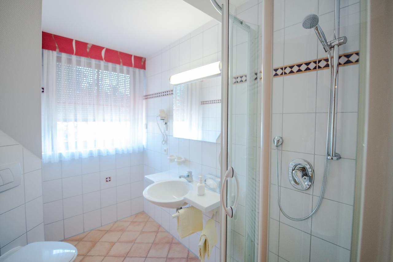 Hotel Gasthof Zum Roessle Altenstadt  Dış mekan fotoğraf