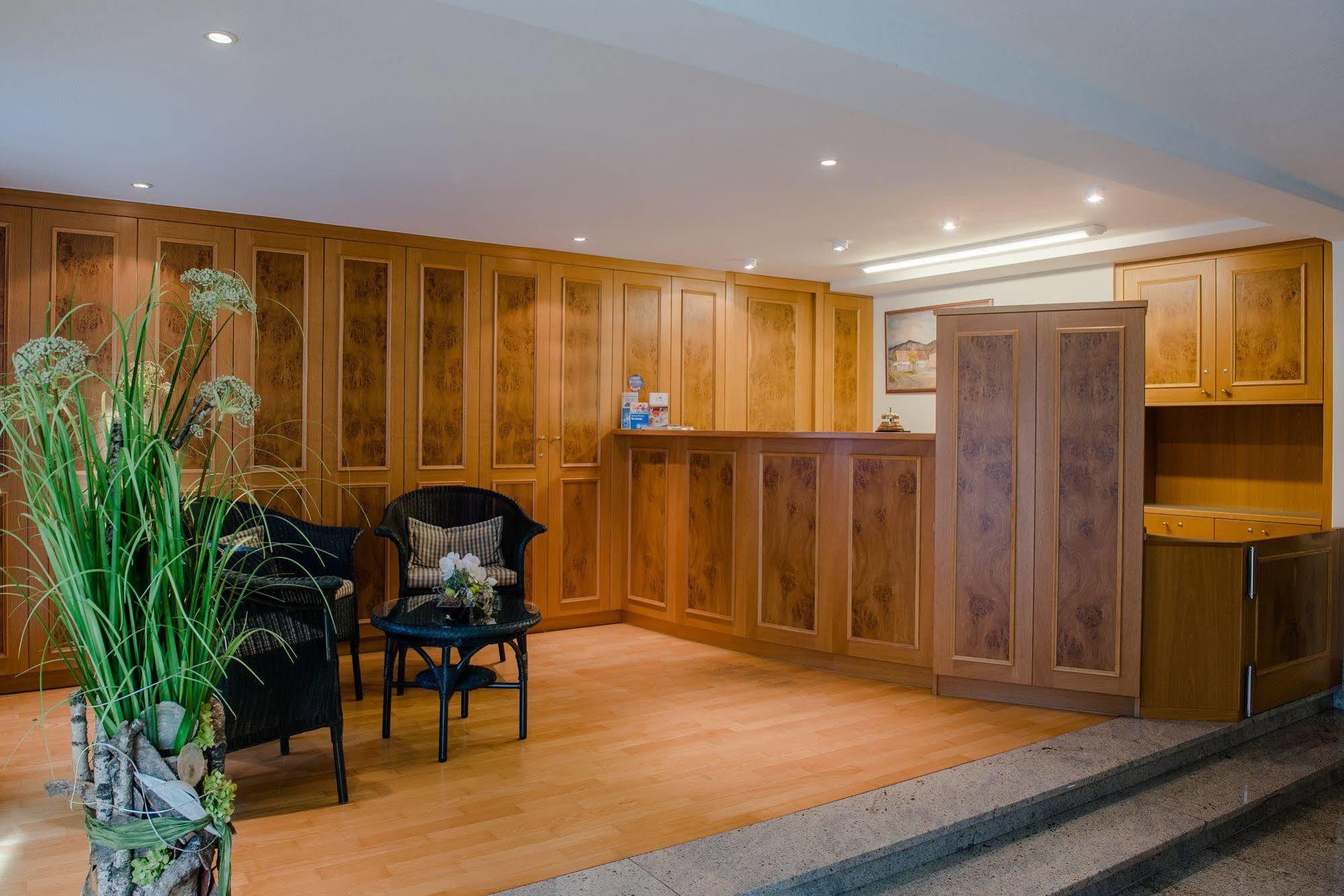 Hotel Gasthof Zum Roessle Altenstadt  Dış mekan fotoğraf