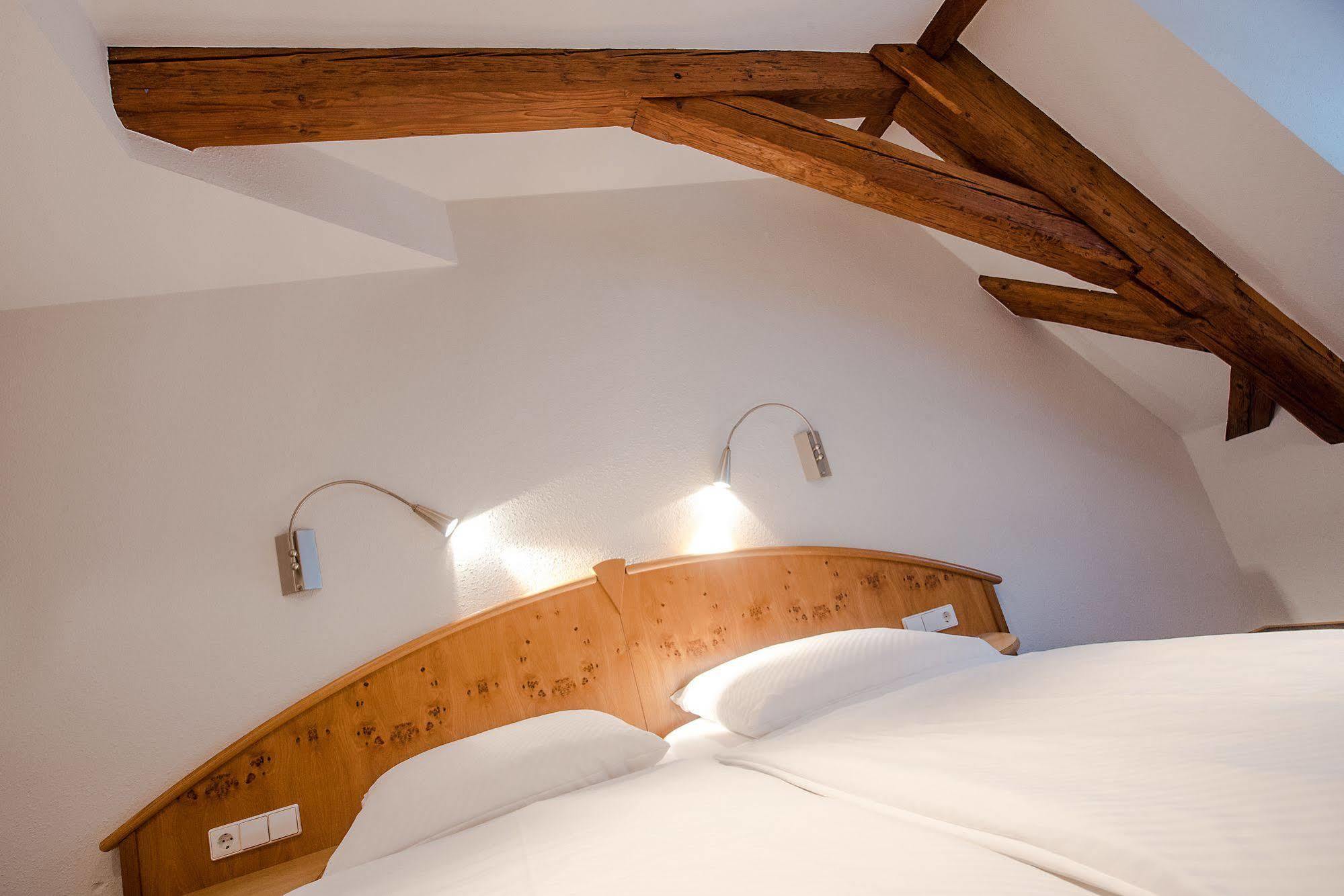 Hotel Gasthof Zum Roessle Altenstadt  Dış mekan fotoğraf